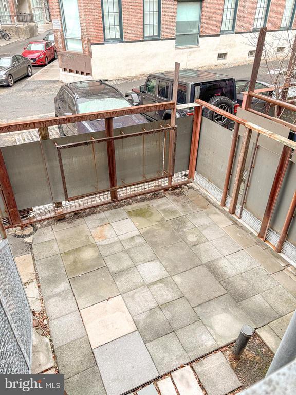 Building Photo - 149 W Laurel St