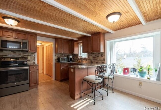 Building Photo - 401 Nichols St