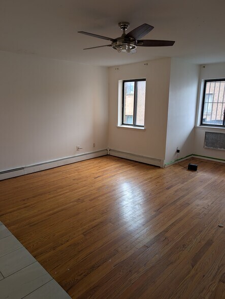 Building Photo - 15040 Tahoe St