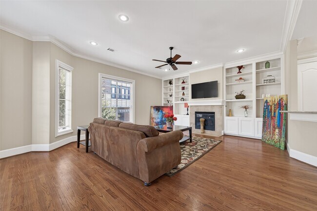 Building Photo - 105 Detering St