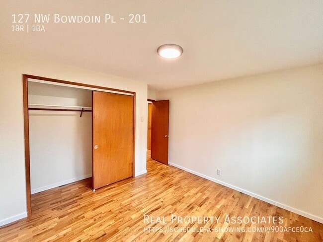 Building Photo - 127 NW Bowdoin Pl