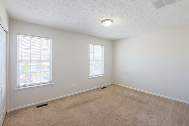 Building Photo - 70 Chelmsford Ct