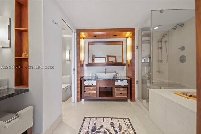 Building Photo - 6801 Collins Ave