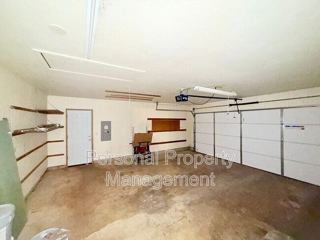 Building Photo - 7621 NE 158th Ave