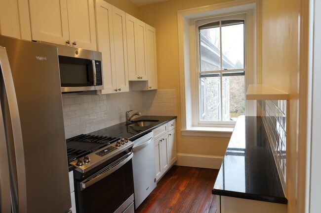 Building Photo - 105 Bethlehem Pike