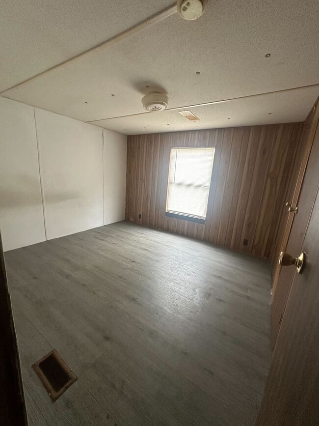 Building Photo - Available Soon! Apply Now! Rent this 2 bed...