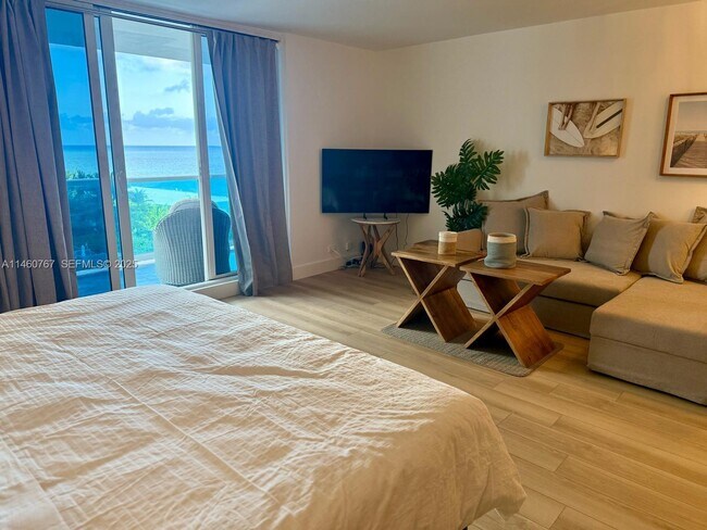 Building Photo - 2301 Collins Ave