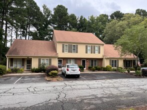 Building Photo - 104 Sparger Springs Ln