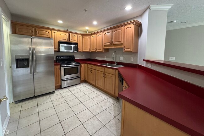Building Photo - 1442 Oakhill Dr