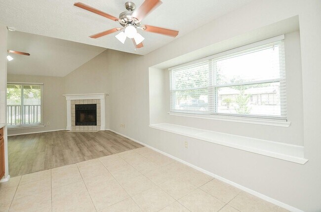 Building Photo - 2119 Landcircle Ct