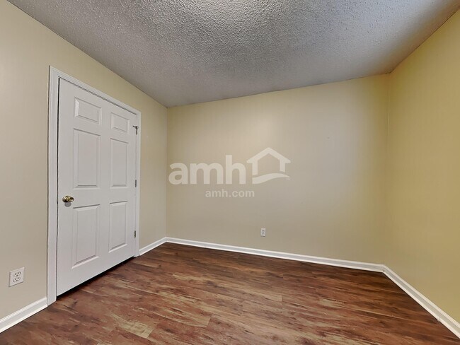 Building Photo - 20 Longleaf Cir