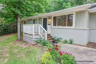 Building Photo - Available August 1st!  3-Bedroom, 1-Bathroom Home, Near Downtown Fayetteville