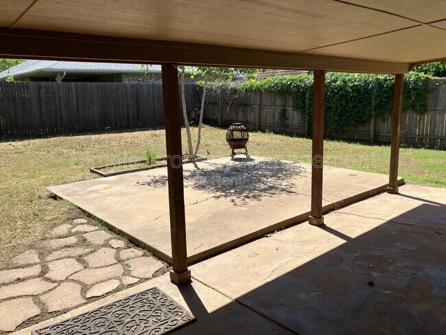 Building Photo - 1412 Del Norte Dr