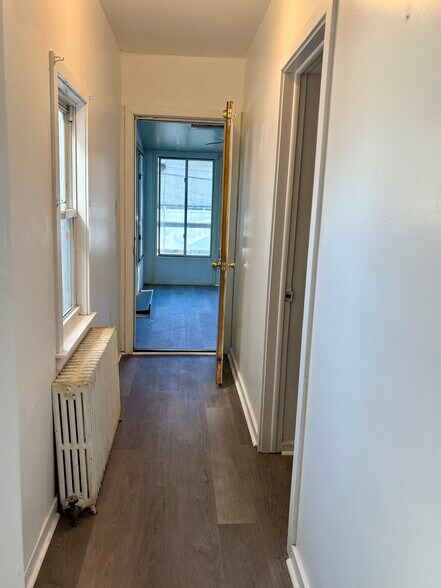 Building Photo - 435 N 5th St