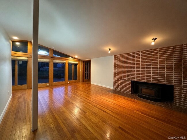 Building Photo - 43 Tephanic Ave
