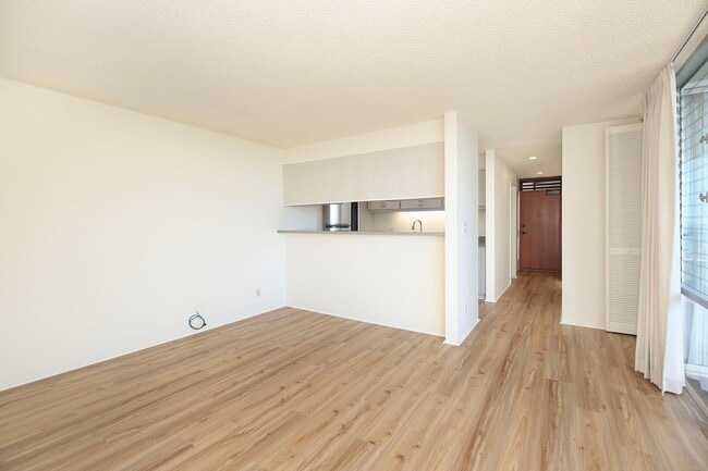 Building Photo - Diamond Head Vista...Breathtaking views, high floor, A/C, open lanai