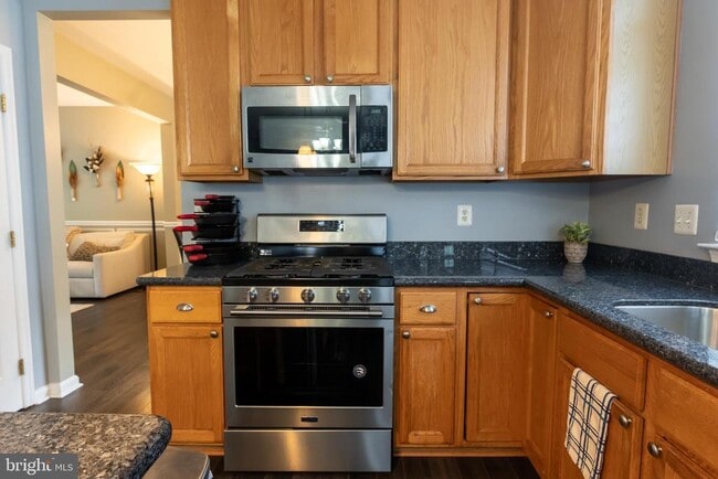 Building Photo - 6004 Glenn Station Ct