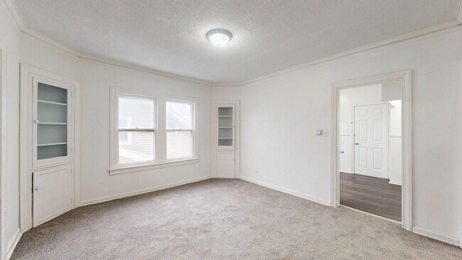 Building Photo - 3863 E 154th St