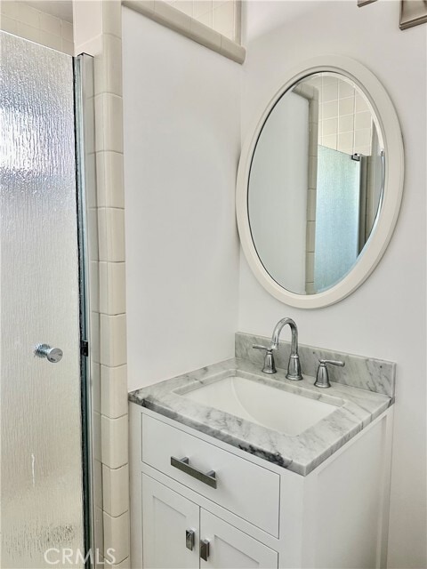 Building Photo - 28 20th Ct