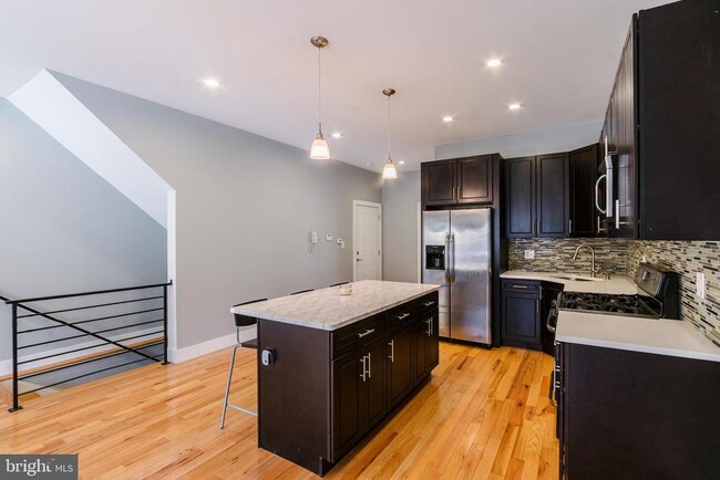 Building Photo - 853 N 20th St