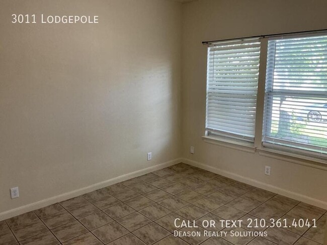 Building Photo - 3011 Lodgepole-