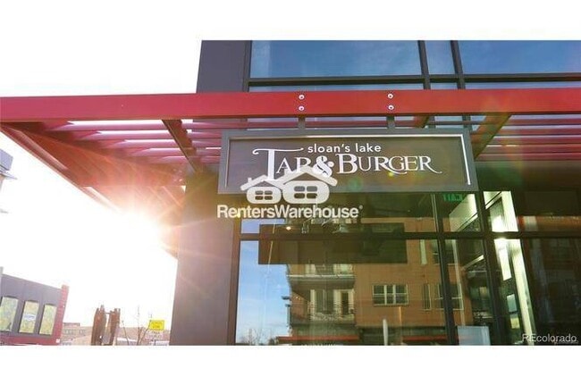 Building Photo - Beautiful 2 bed 2.5 bath Townhome Availabl...