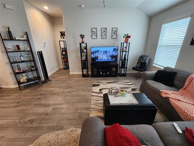 Building Photo - 9240 Castorian Dr
