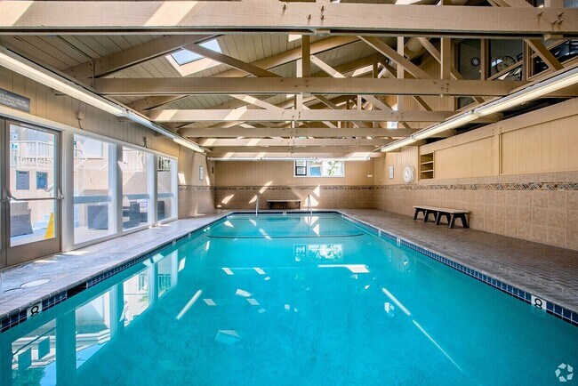 Building Photo - Upstairs One Bedroom Condo now available at Kimberly Place.