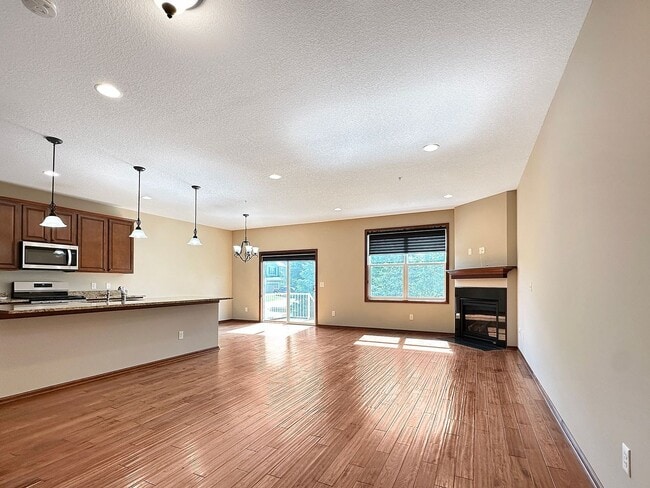 Building Photo - 9496 Declaration Dr