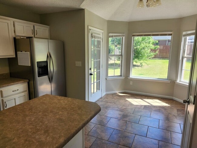 Building Photo - 6667 Einat Cove