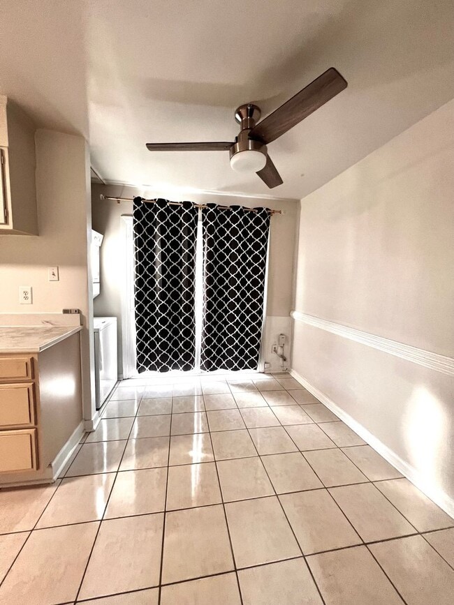 Building Photo - 4705 Brompton Square