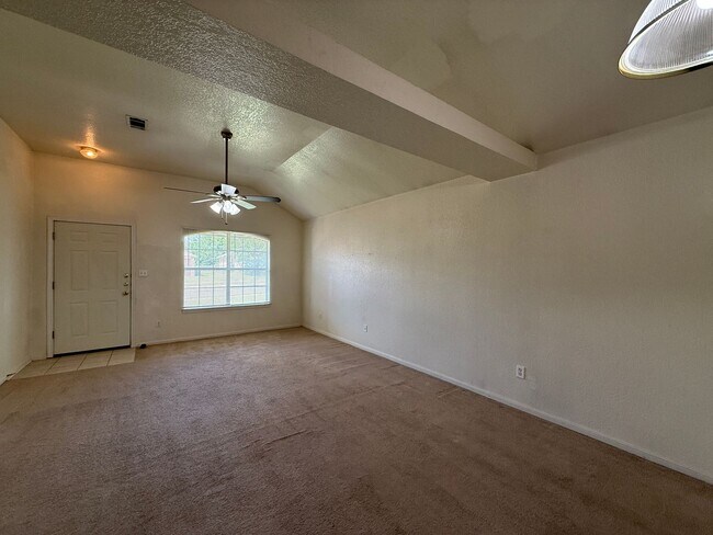 Building Photo - 3208 Raven Dr