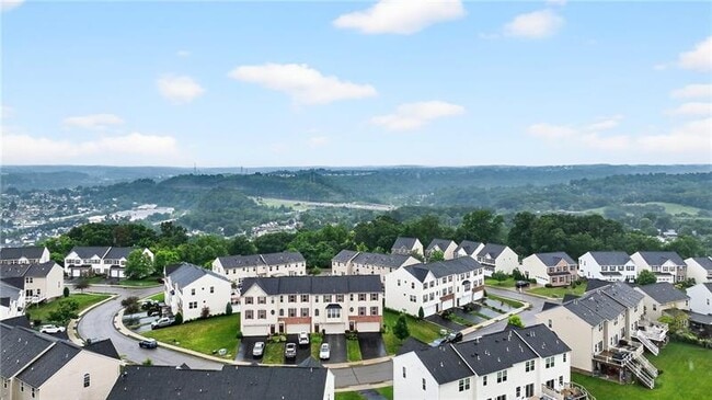 Building Photo - 380 Sunrise Dr