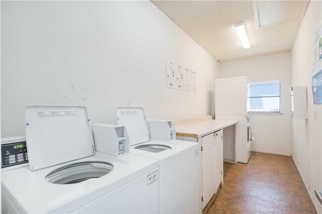 Building Photo - 2815 Rio Grande St