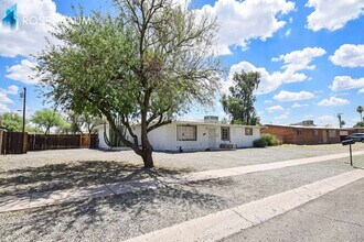 Building Photo - Charming 3-beds, 2-baths brick home with Rent-to-Own in Tucson!