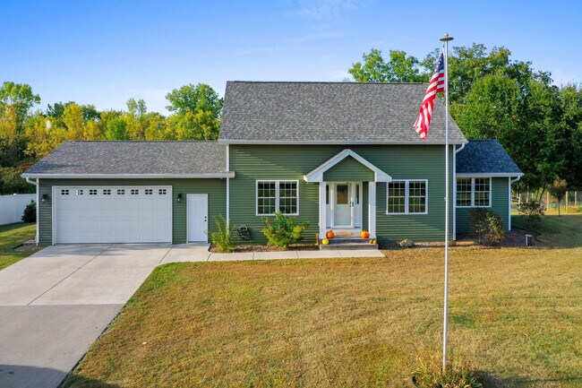Building Photo - 3216 Airport Rd