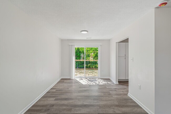 Building Photo - 2827 Shiloh Cir