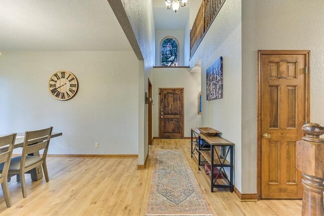 Building Photo - 640 Bluffside Dr