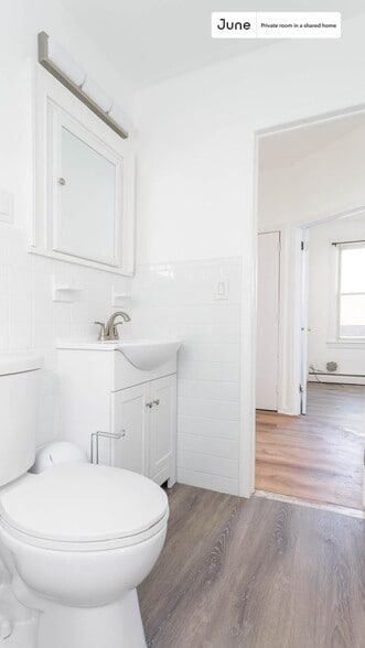 Building Photo - Room in Shared 4 bed/1 bath home