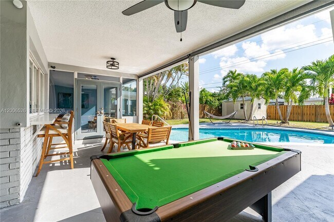 Building Photo - 4212 Van Buren St