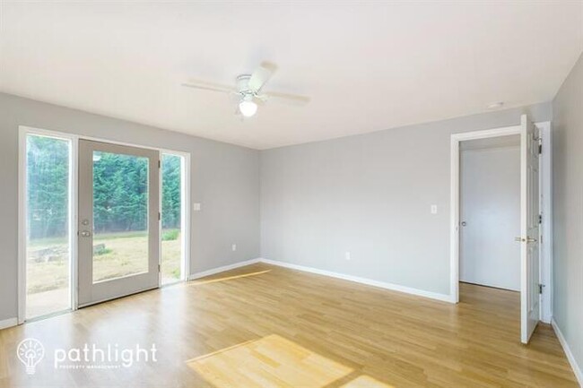 Building Photo - 4201 NE 51st St, Vancouver, WA, 98661