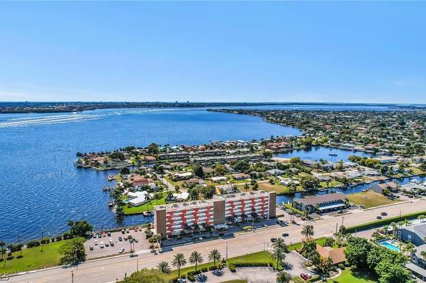 Building Photo - 1766 Cape Coral Pkwy E
