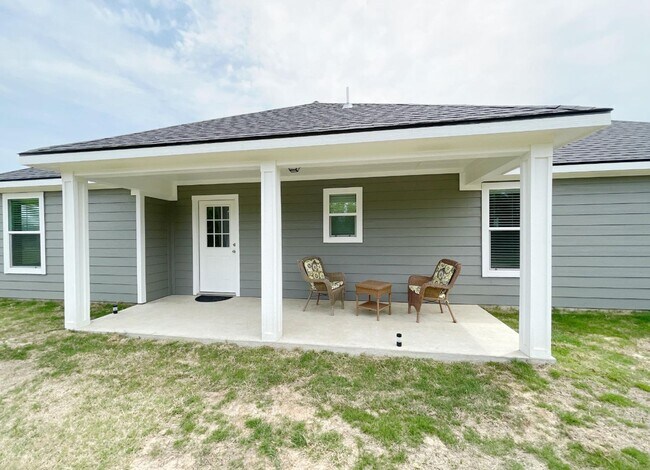 Building Photo - Cozy 4bd 2ba near Choctaw Casino