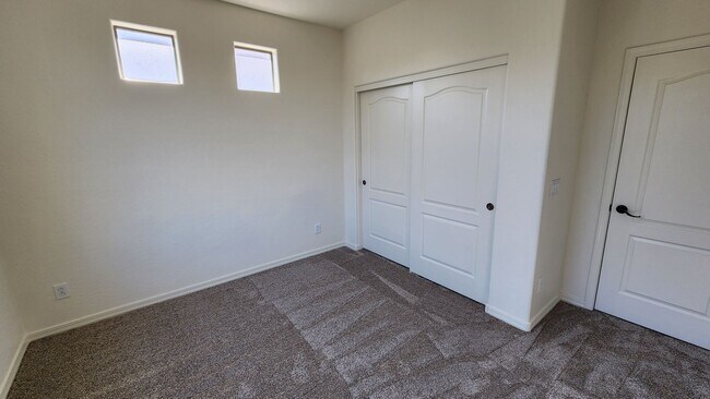 Building Photo - 4 Bedroom Home at the Grange in the Power ...