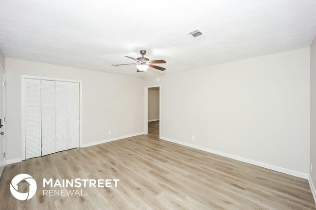 Building Photo - 3007 Carriage Ln