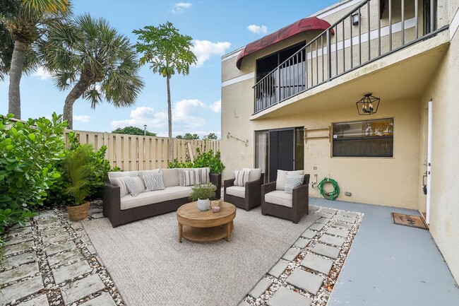 Building Photo - 4075 Village Dr