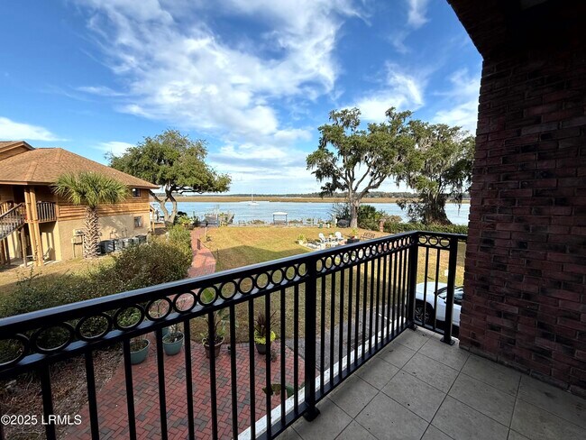 Building Photo - 54 Battery Crk Clb Dr