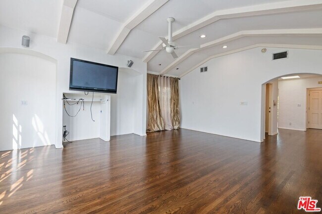 Building Photo - 139 S Anita Ave