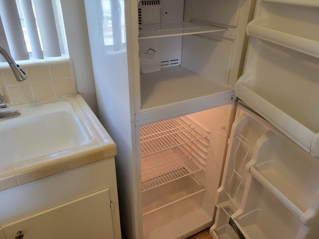 Building Photo - 3619 Fletcher Dr