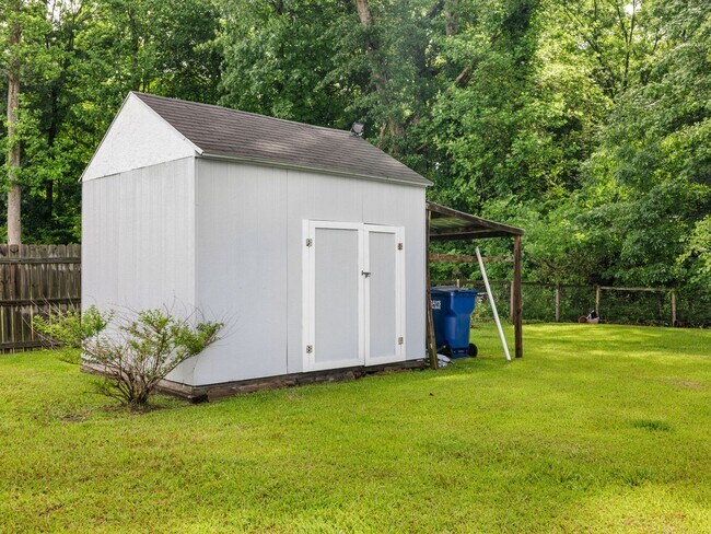 Building Photo - Blue Creek Farms!